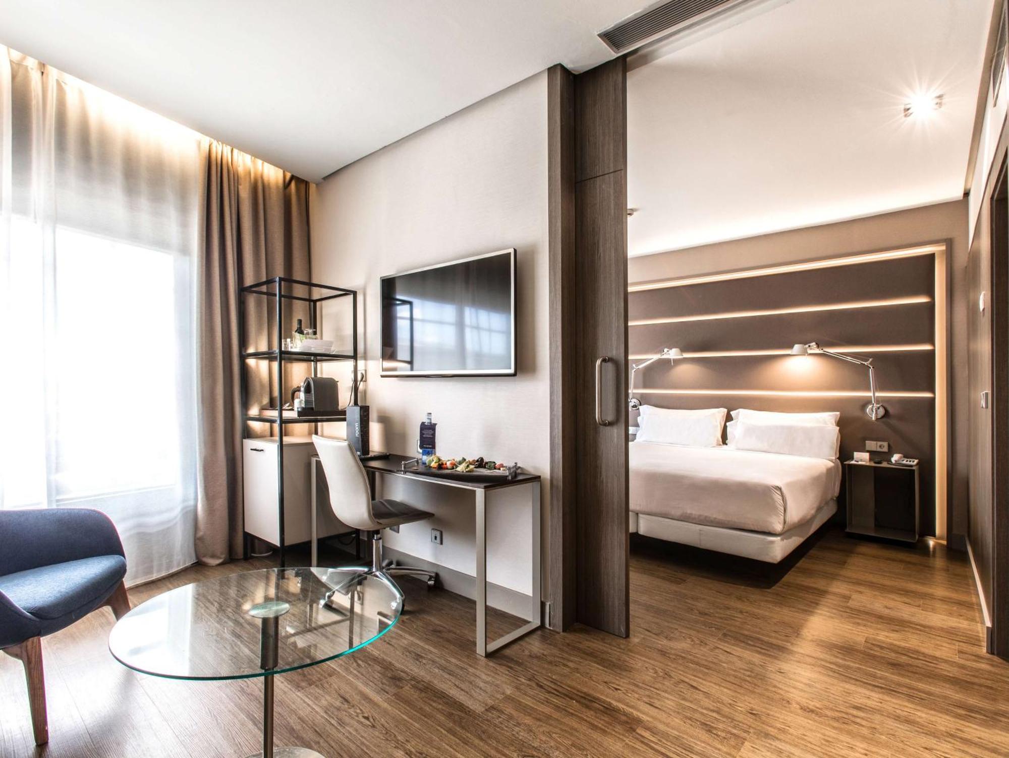 Nh Plaza De Armas Hotel