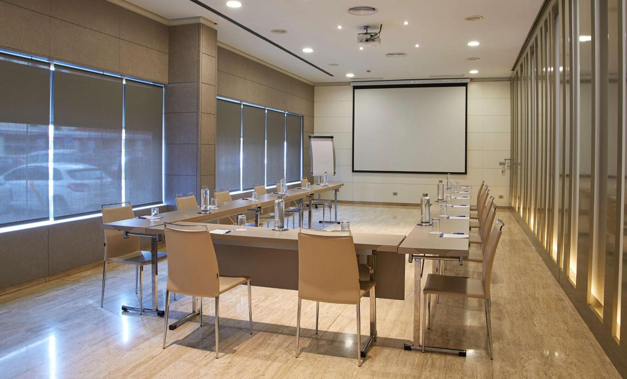Nh Plaza De Armas Hotel